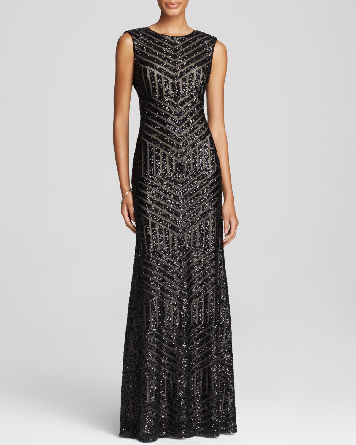 Vera wang Sleeveless Sequin Embellished Gown 