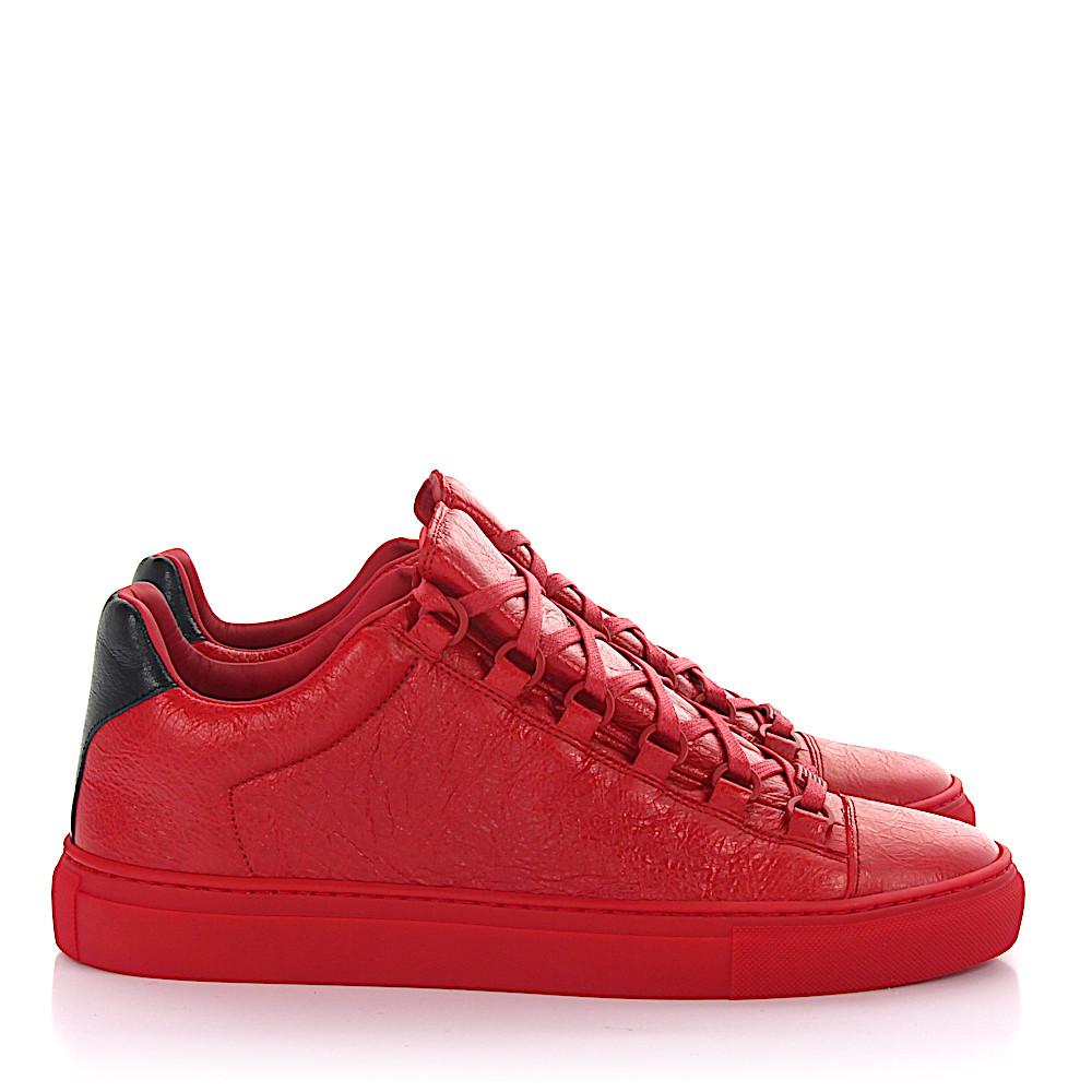 Balenciaga Sneakers Arena Low Leather Red Crinkled in Red