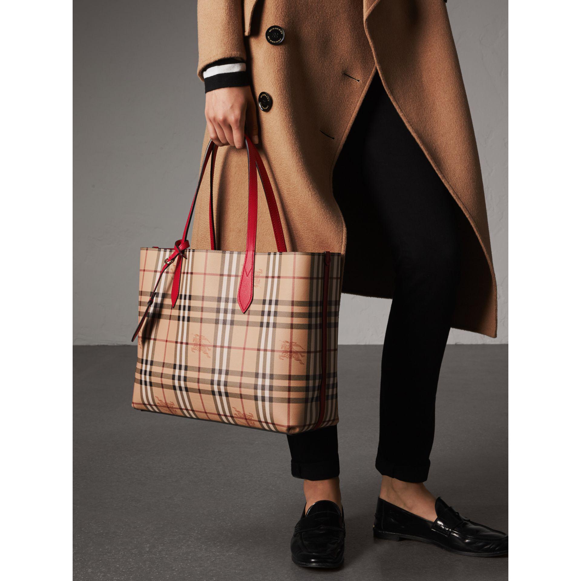 Lyst Burberry The Medium Reversible Tote In Haymarket Check And
