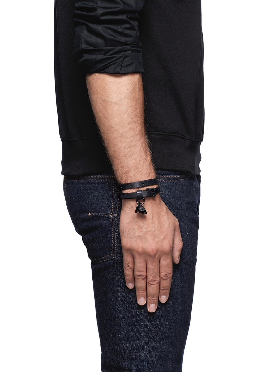 Lyst Alexander Mcqueen Double Wrap Leather Skull Bracelet In Black Gallery