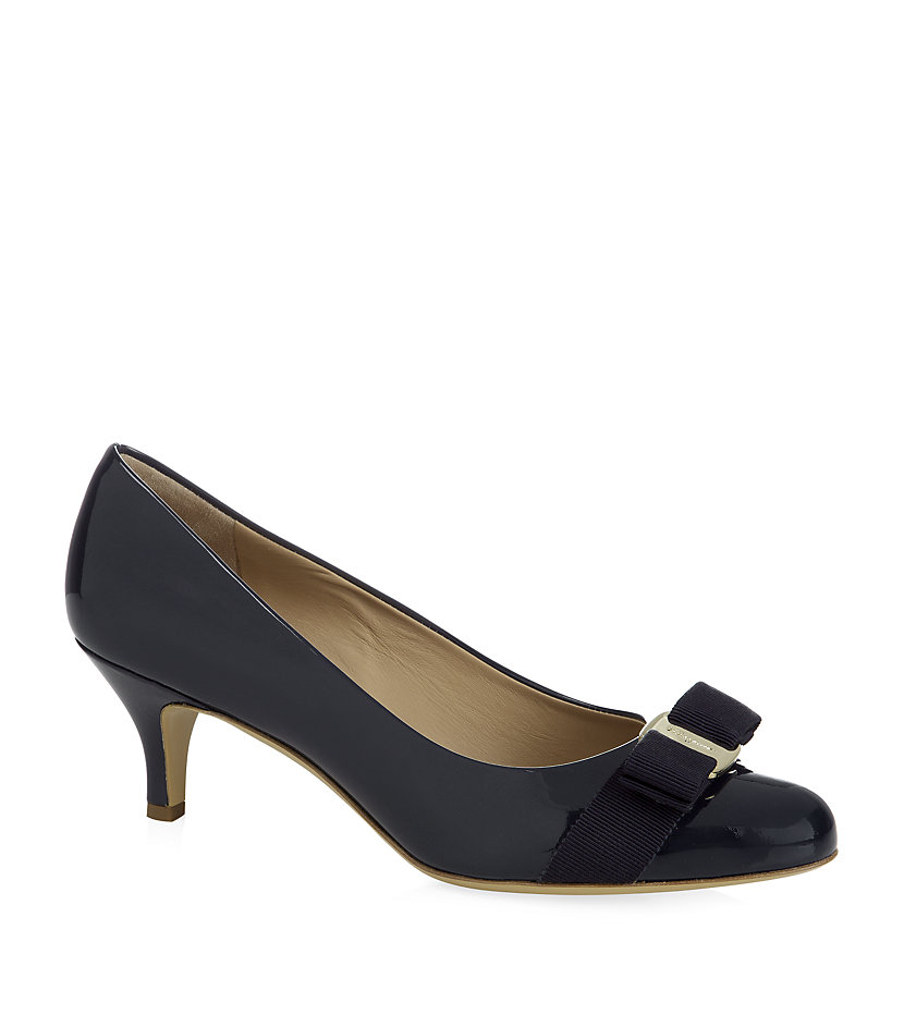 carla pump ferragamo
