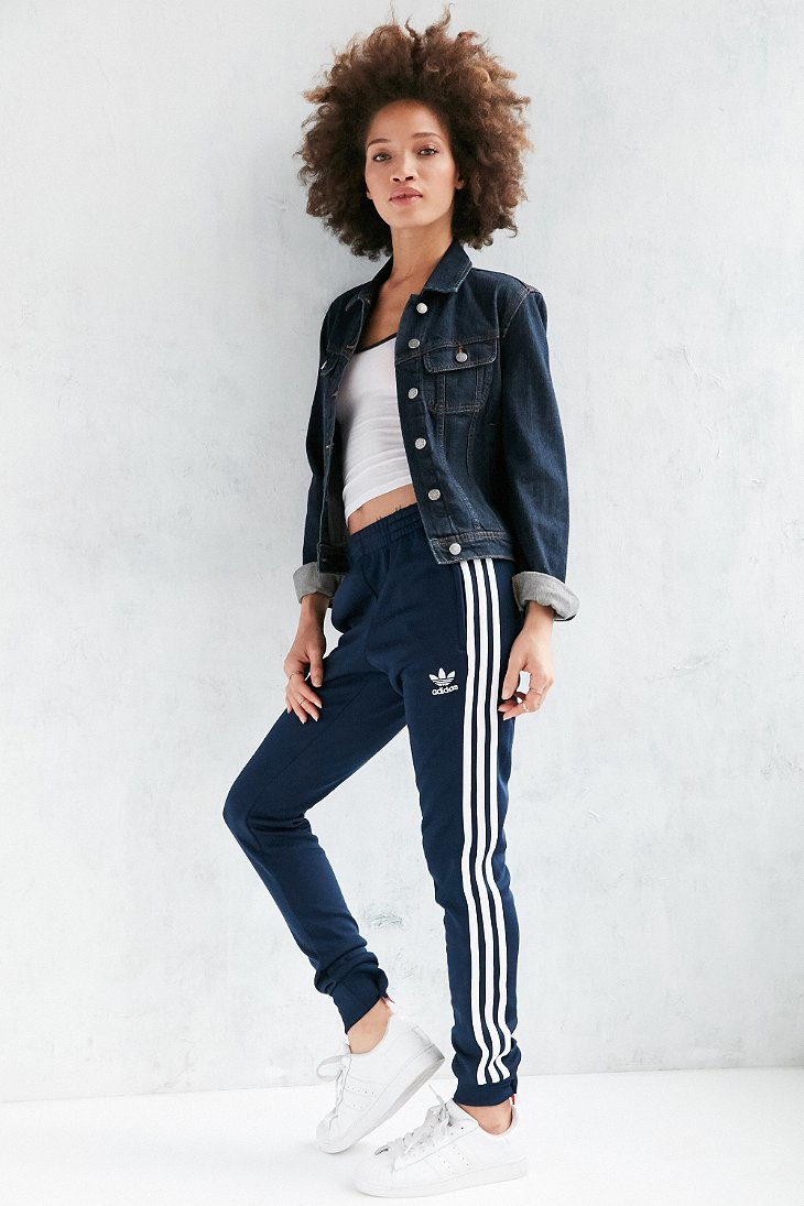 navy blue adidas pants outfit