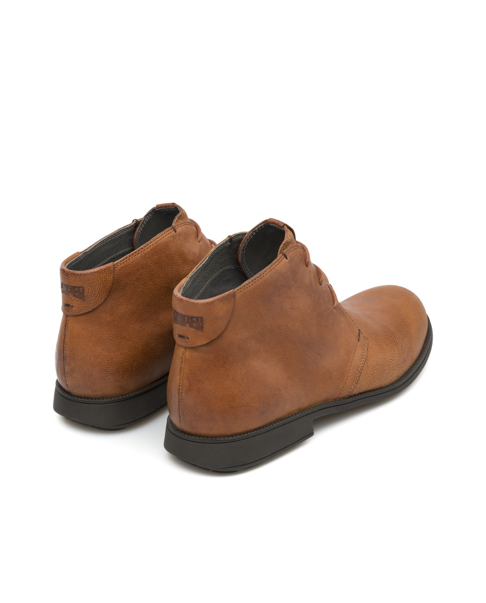 camper chukka boots