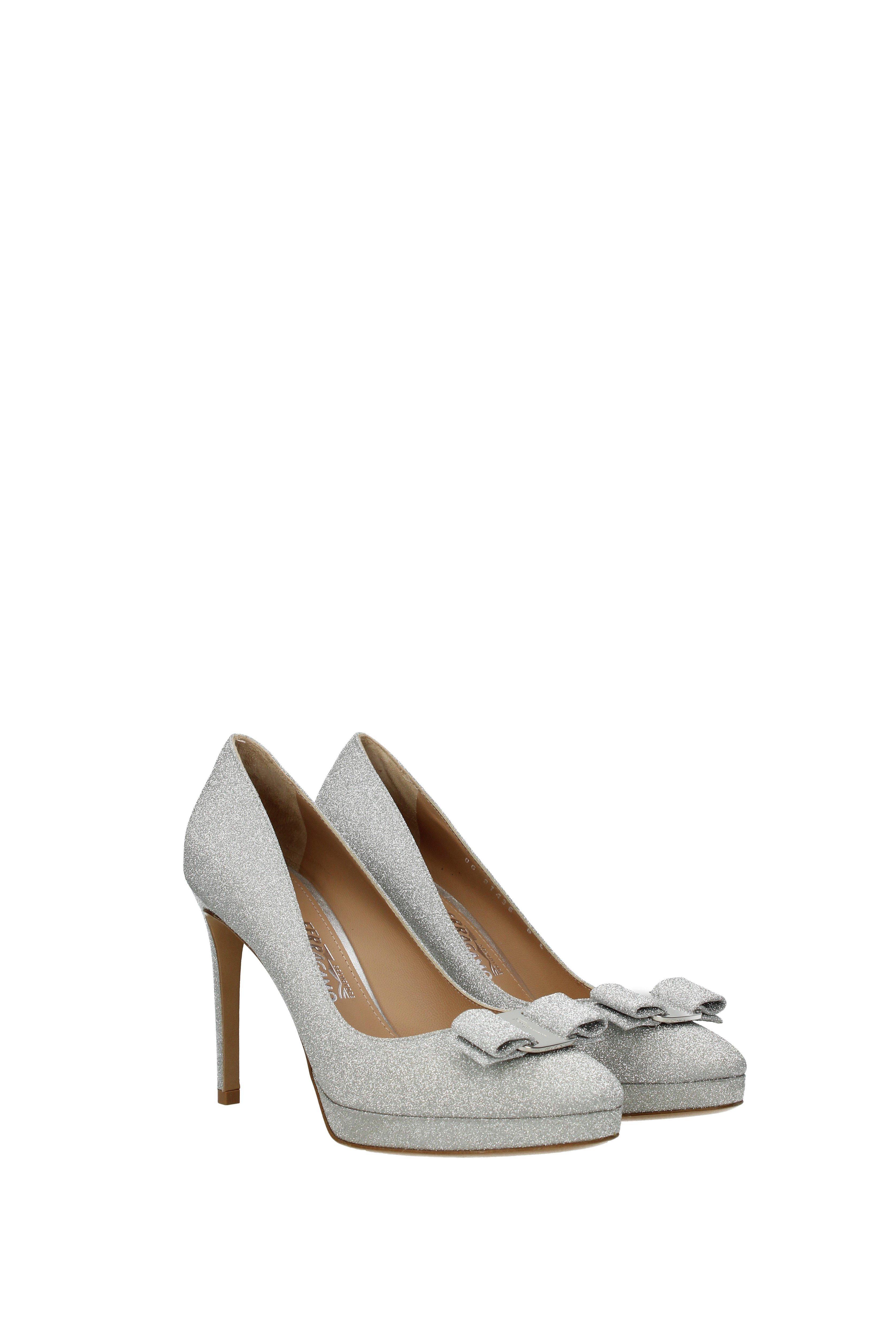 salvatore ferragamo osimo pump