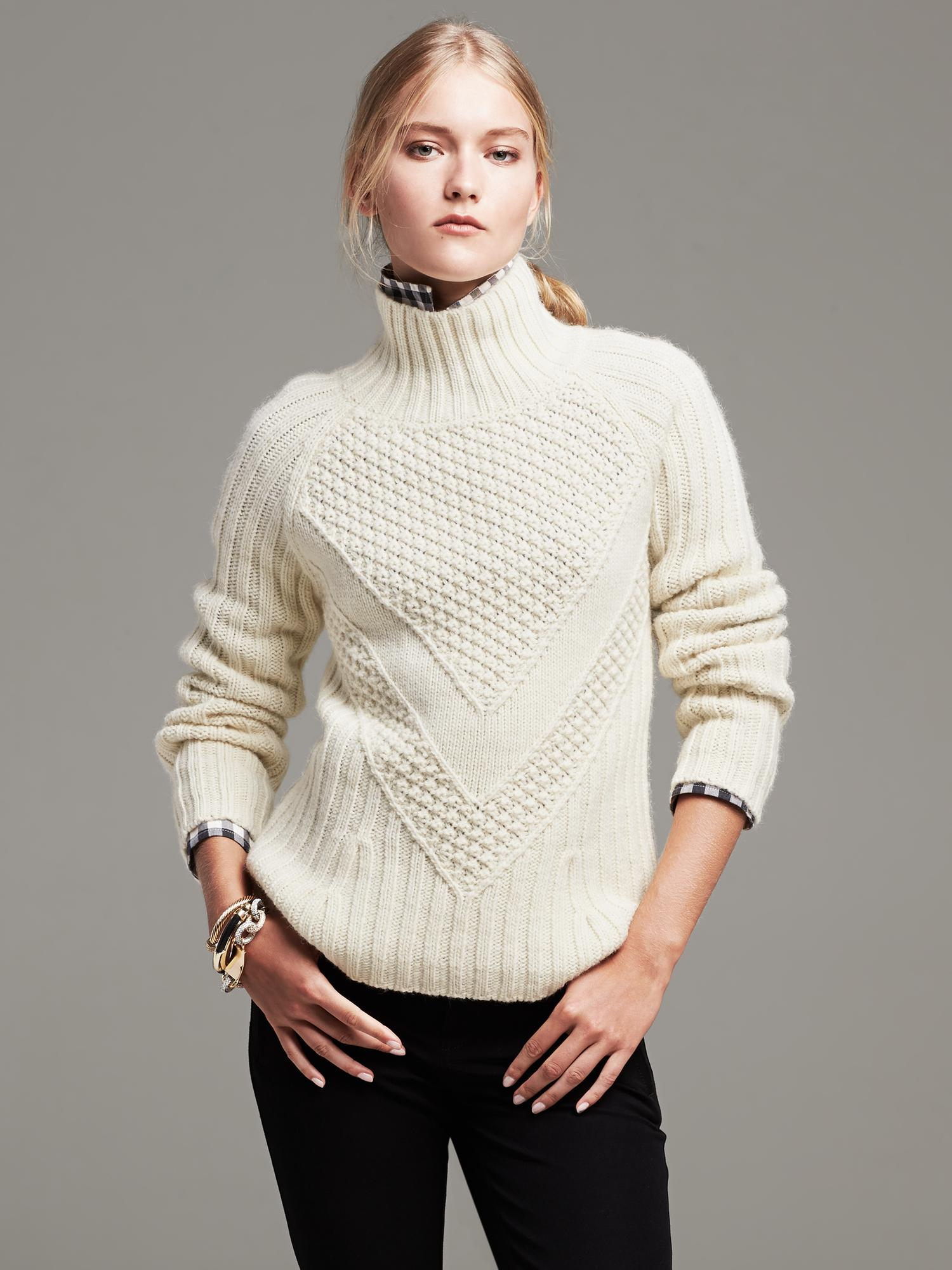 Banana republic Popcorn Stitch Turtleneck Pullover in Beige (Navy) | Lyst