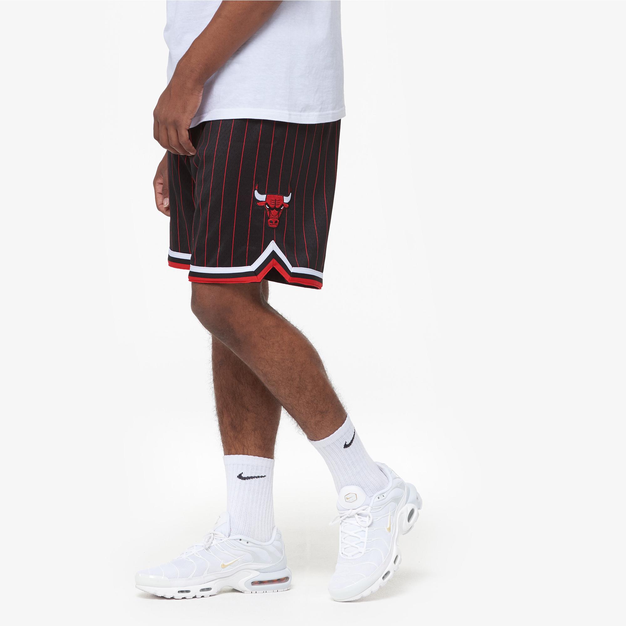 mitchell and ness bulls shorts black