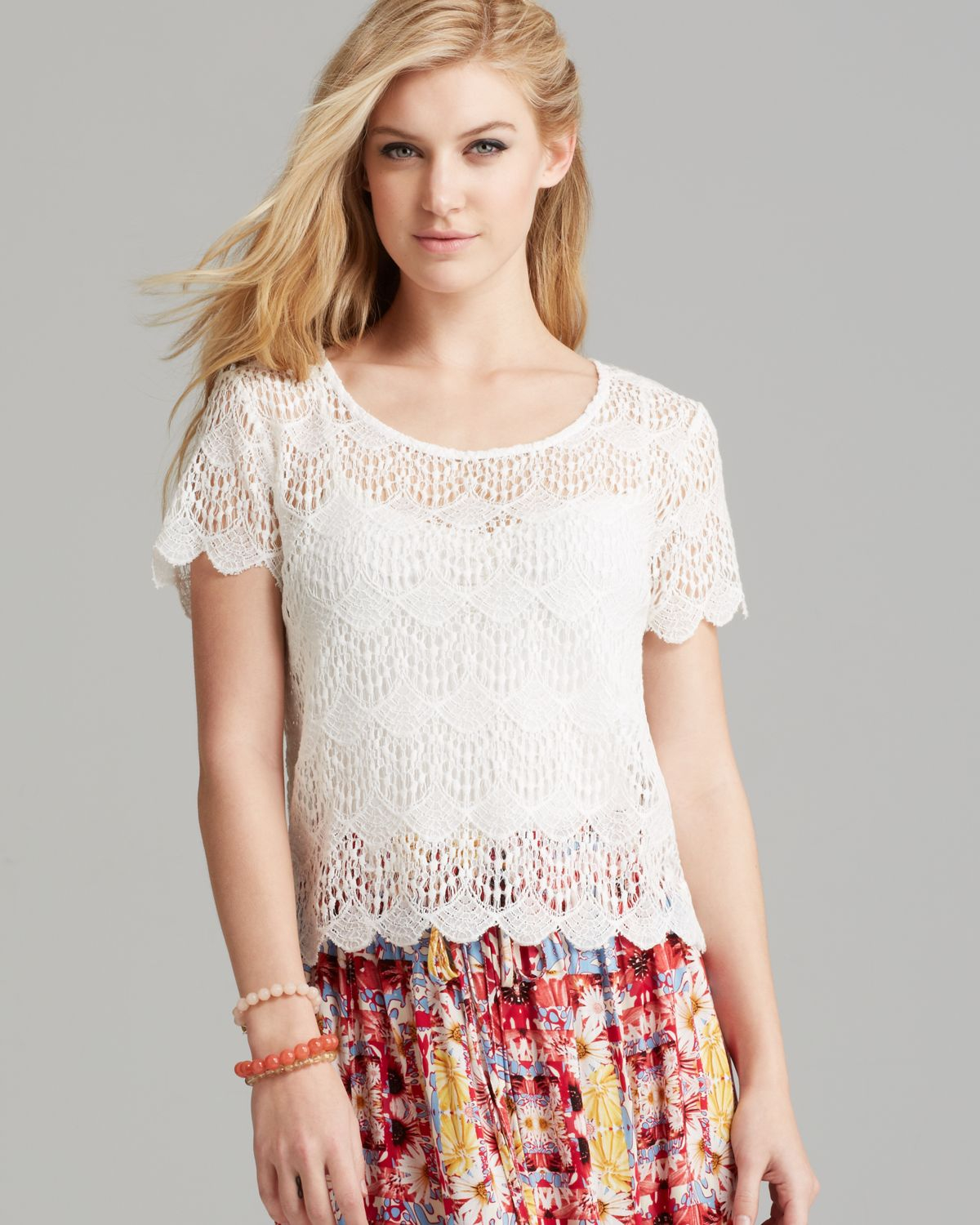 white short sleeved blouses