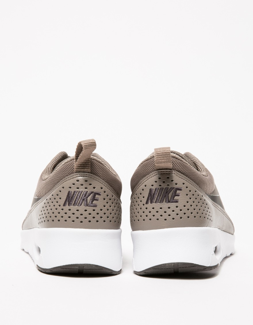 nike thea brown