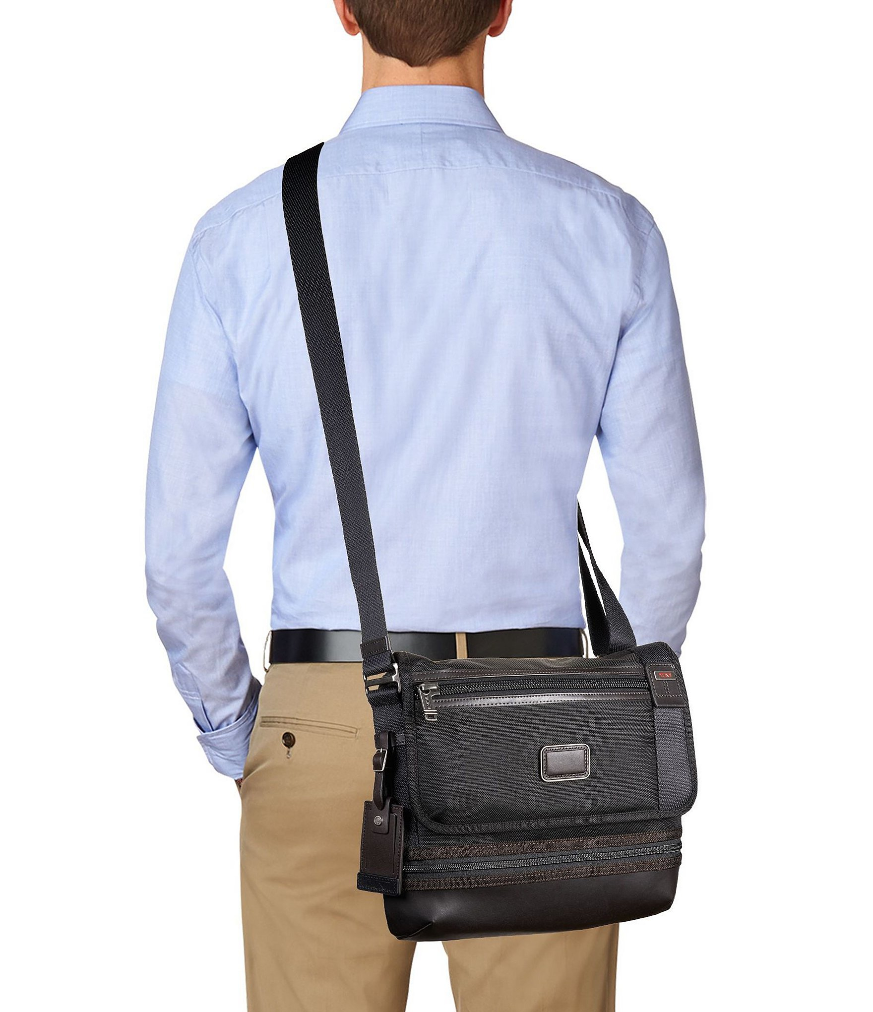 tumi man purse