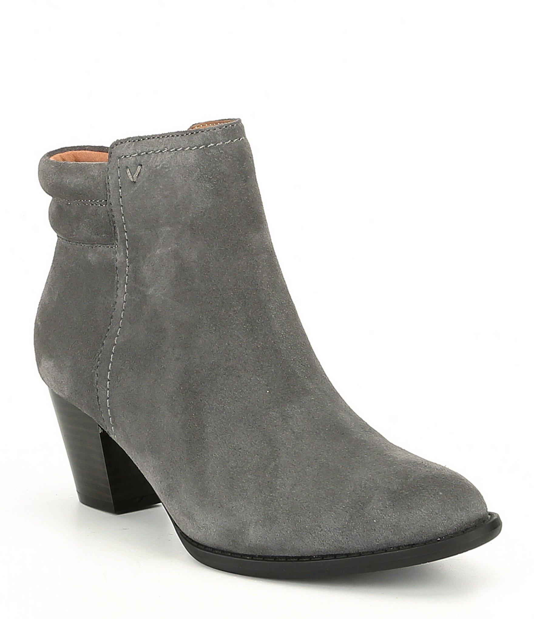 jaydennn suede block heel booties
