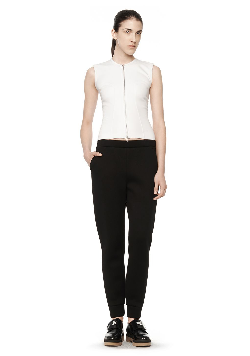 Fitted black sweatpants Finding the perfect pair of black pants can be quite the adventure. (So many brands! So many silhouettes!) Here, we identify the top three pairs for every fitskinny leg, wide-leg crop, high.