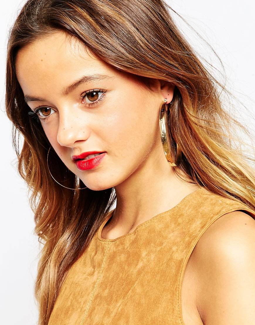 Lyst Asos 70 S Oversized Gold Hoop Earrings In Metallic Gallery Women S Gold Hoop Earrings