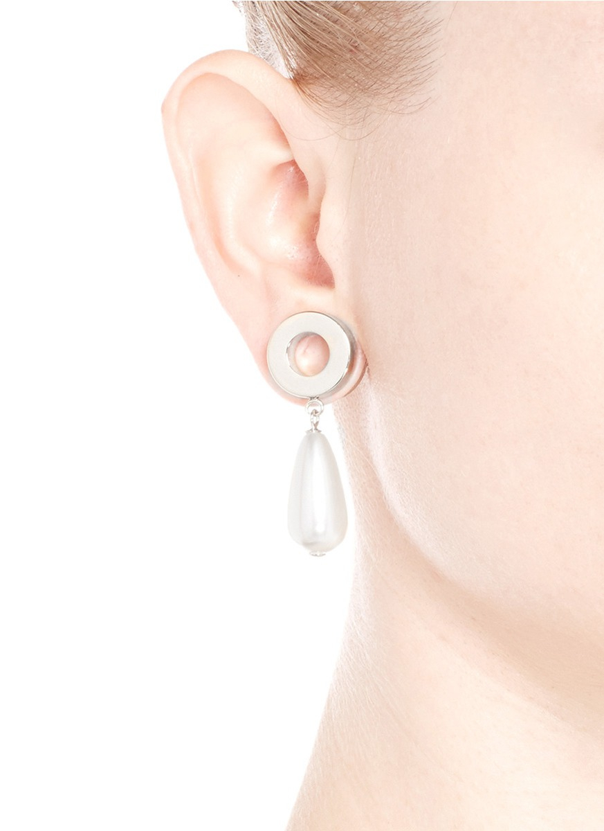 Lyst Givenchy Pearl Pendant Br Magnetic Earrings In Metallic Gallery