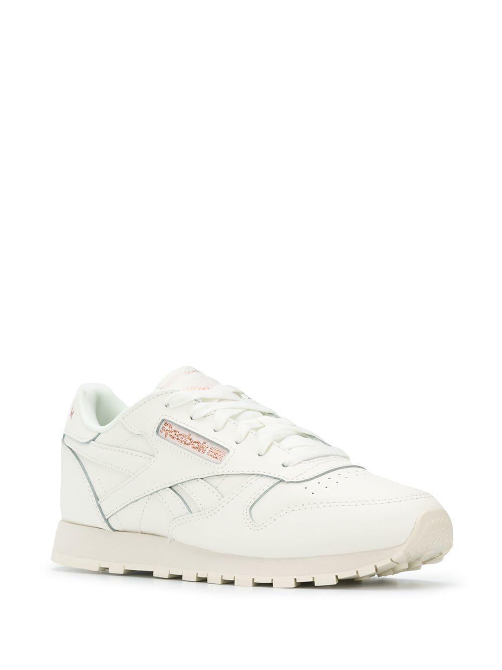 plain white reebok shoes