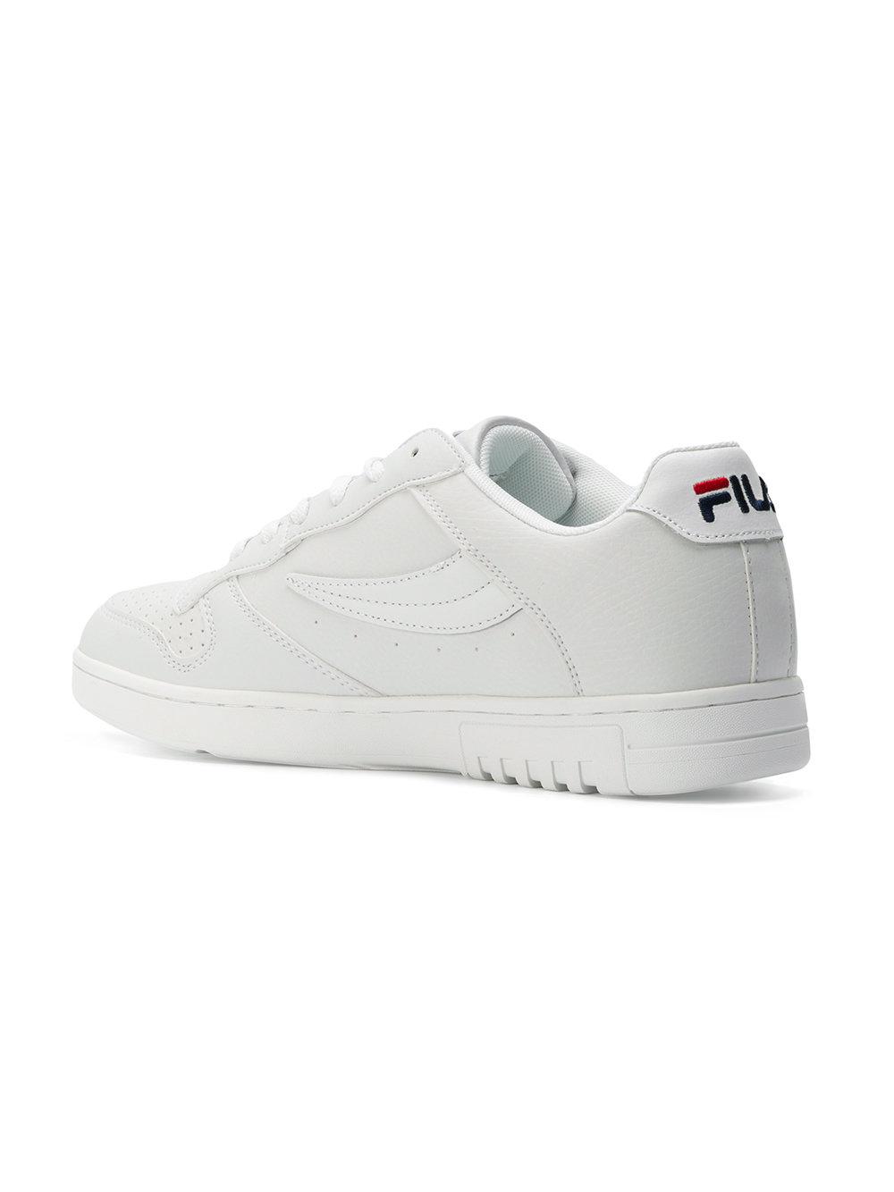 white shoes for men fila