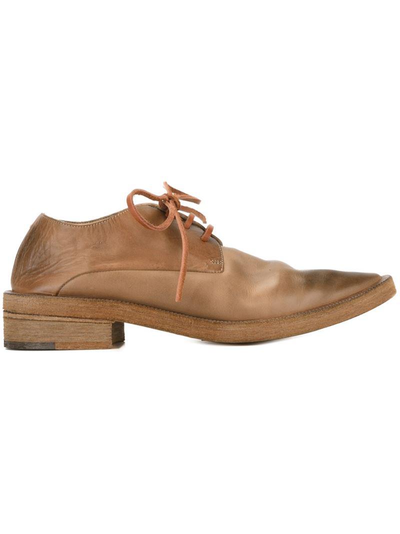 brown pointed toe shoes