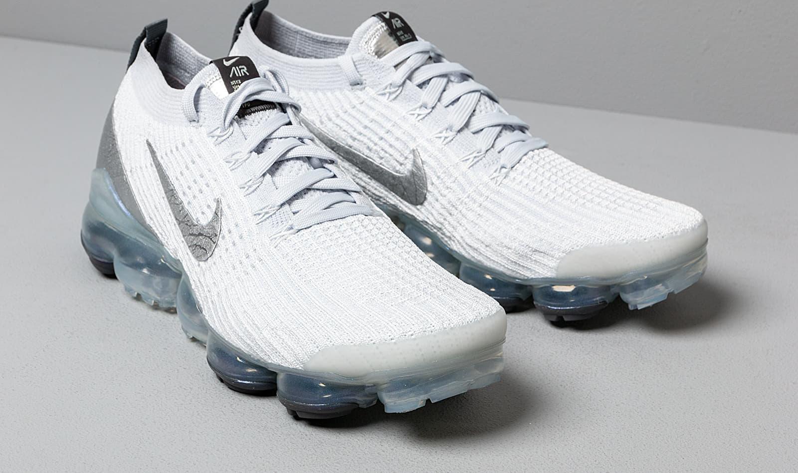 nike vapormax mens white