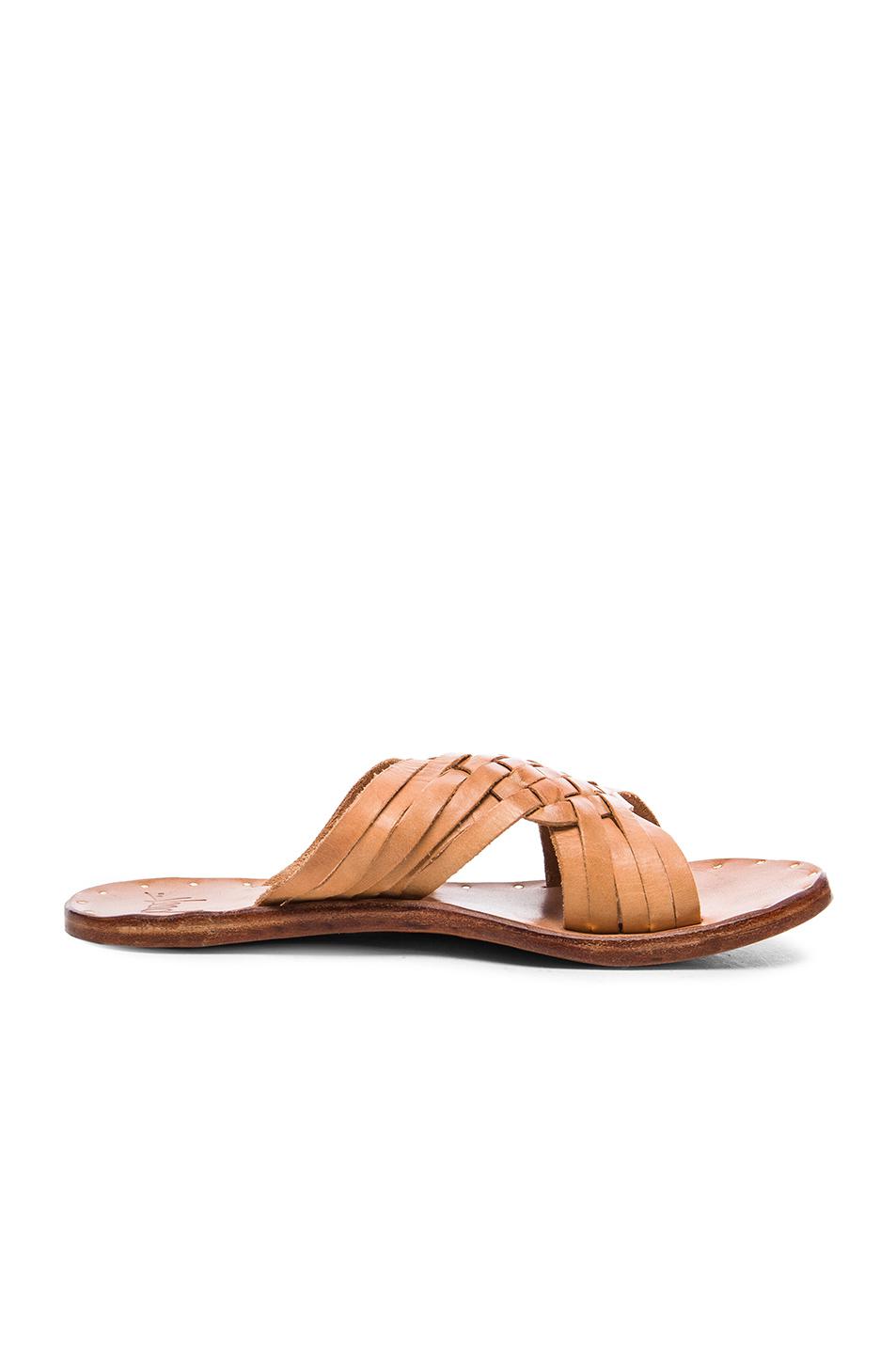 Lyst Beek Leather Swallow  Sandals  in Natural