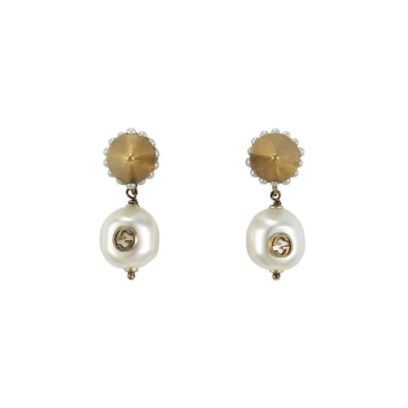 Lyst - Gucci Interlocking G Pearl Pendant Earrings in Metallic