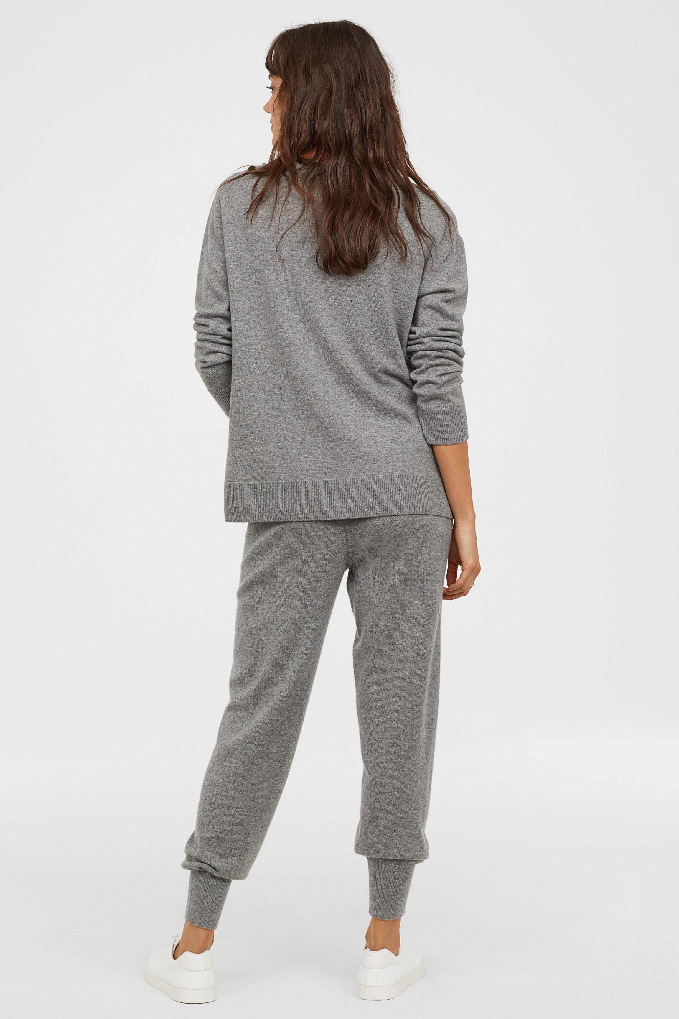 grey nike tech sweatpants