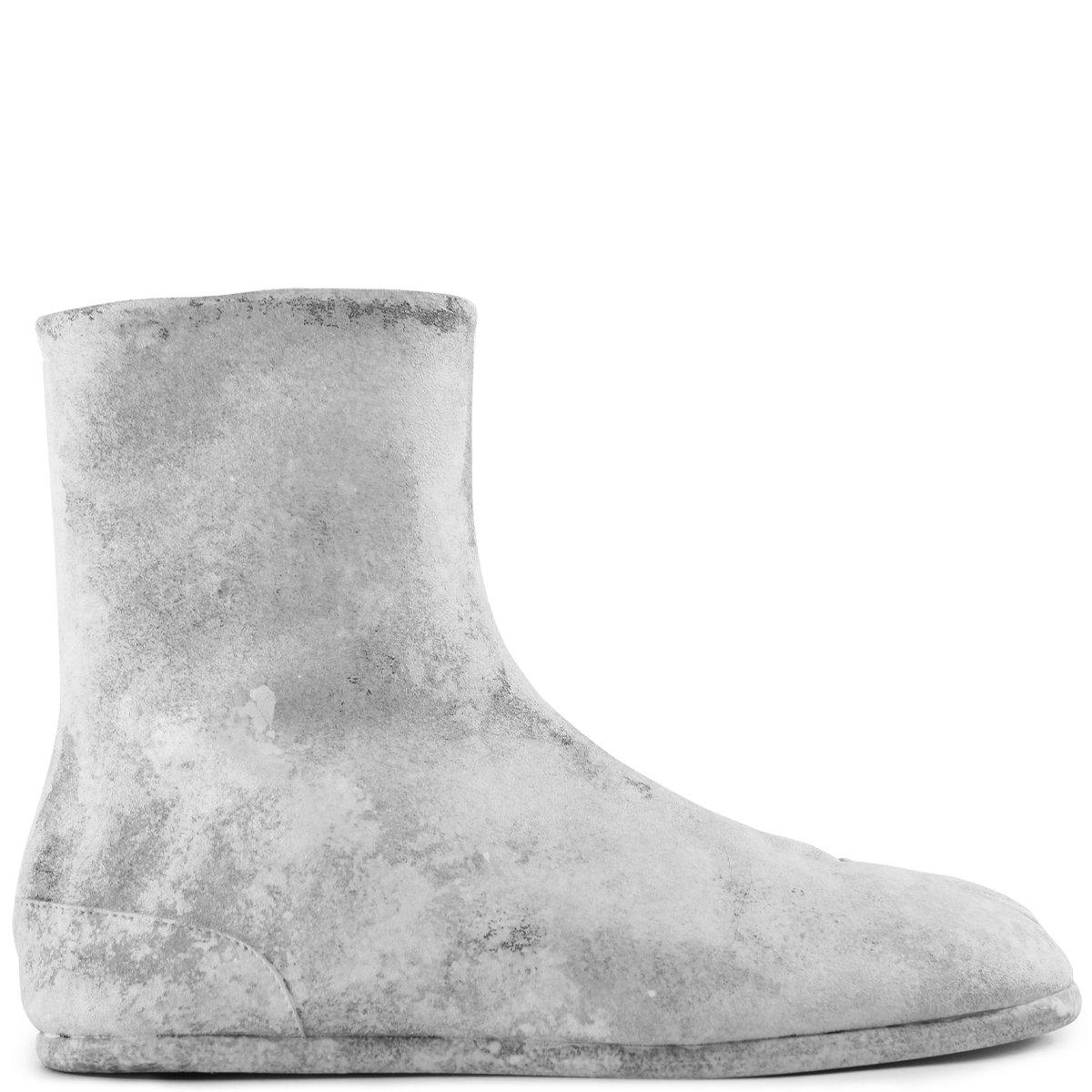 Maison Margiela Painted Flat Tabi Boots in Gray for Men ...