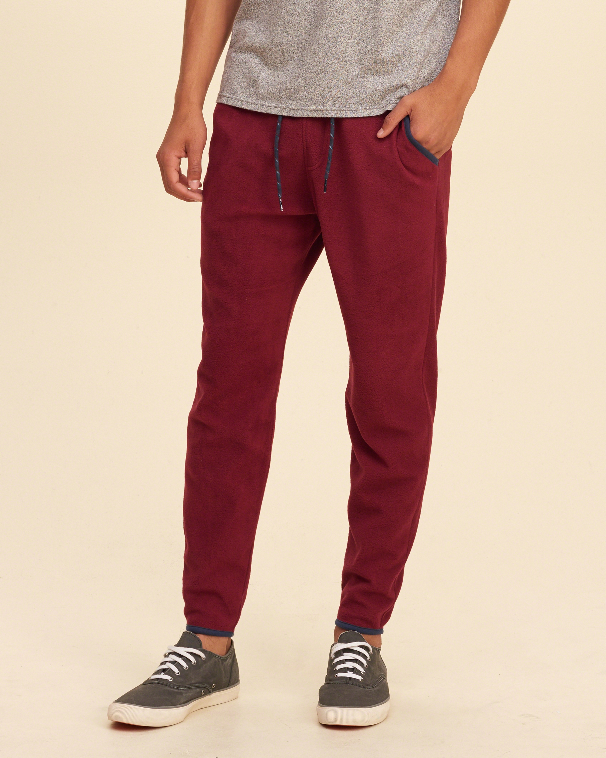 hollister jogger pants mens