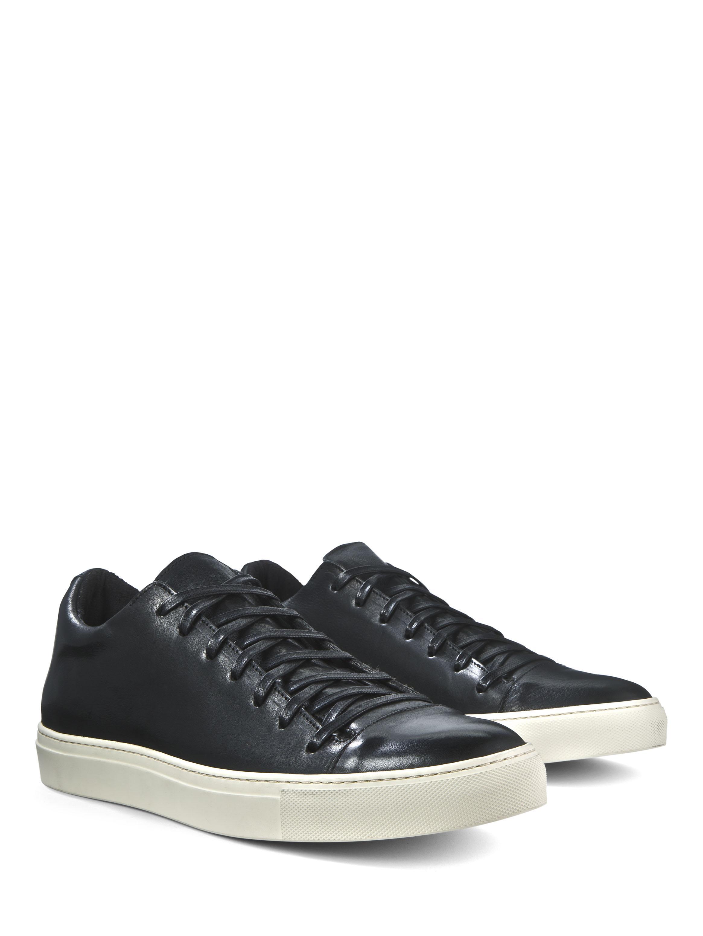 reed low top sneaker