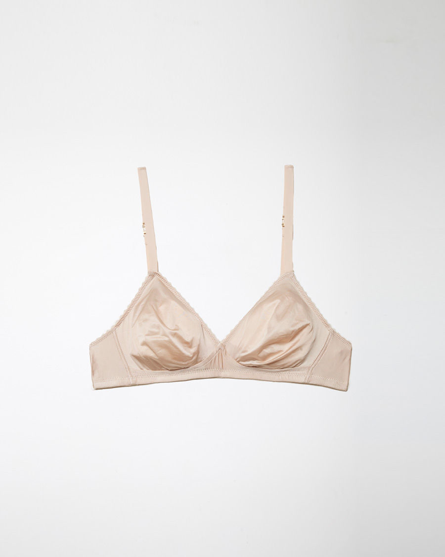 Hanro Satin Deluxe Soft Cup Bra in Natural - Save 77% | Lyst
