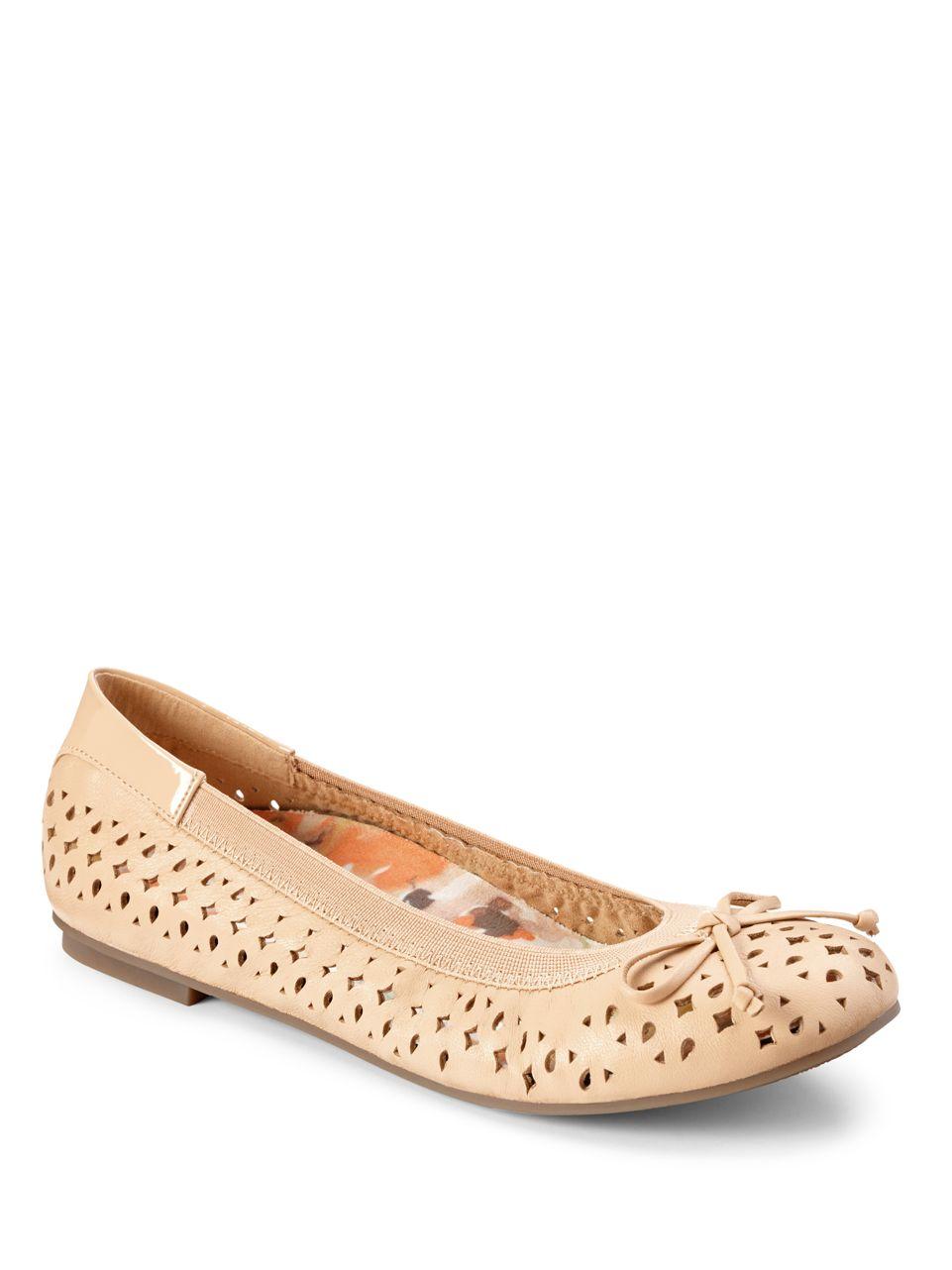 Vionic Surin Leather Perforated Ballet Flats in Natural | Lyst