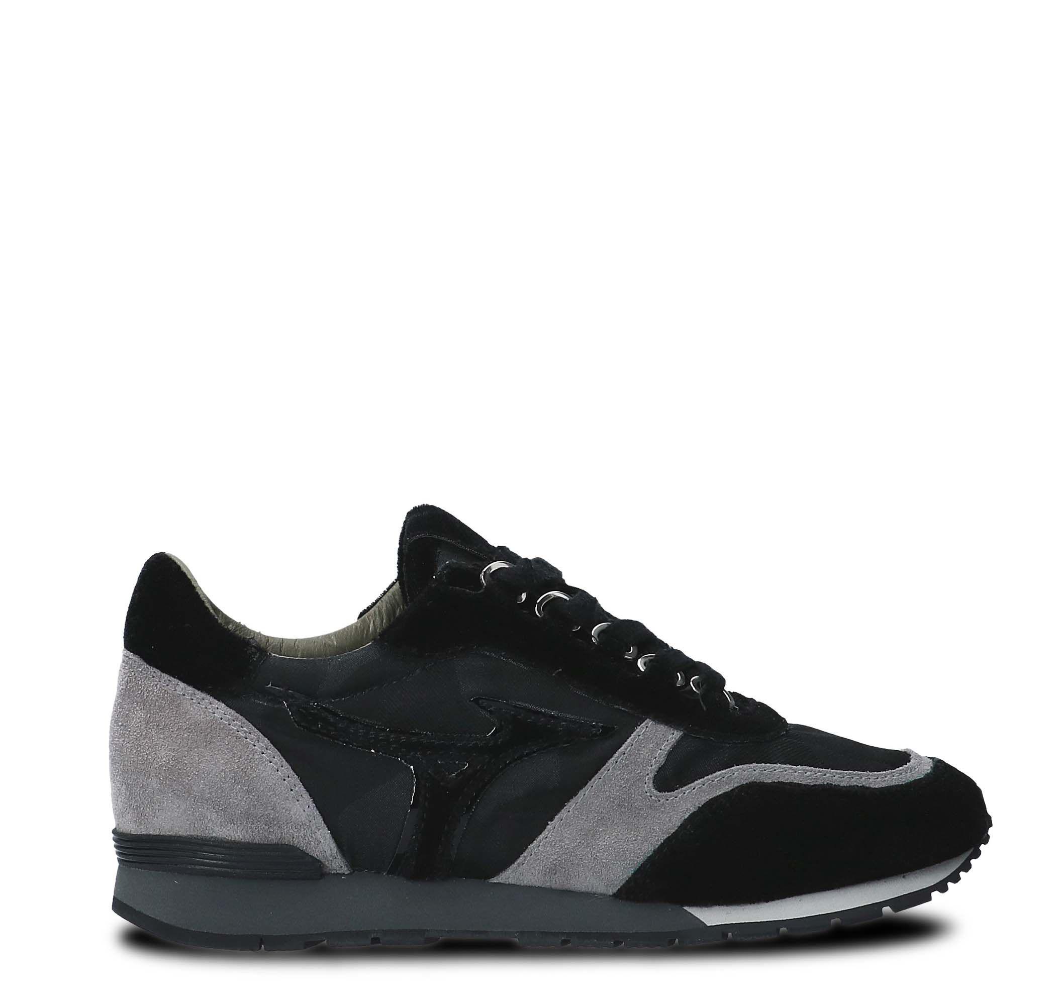 Mizuno Black Leather Sneakers in Black - Lyst