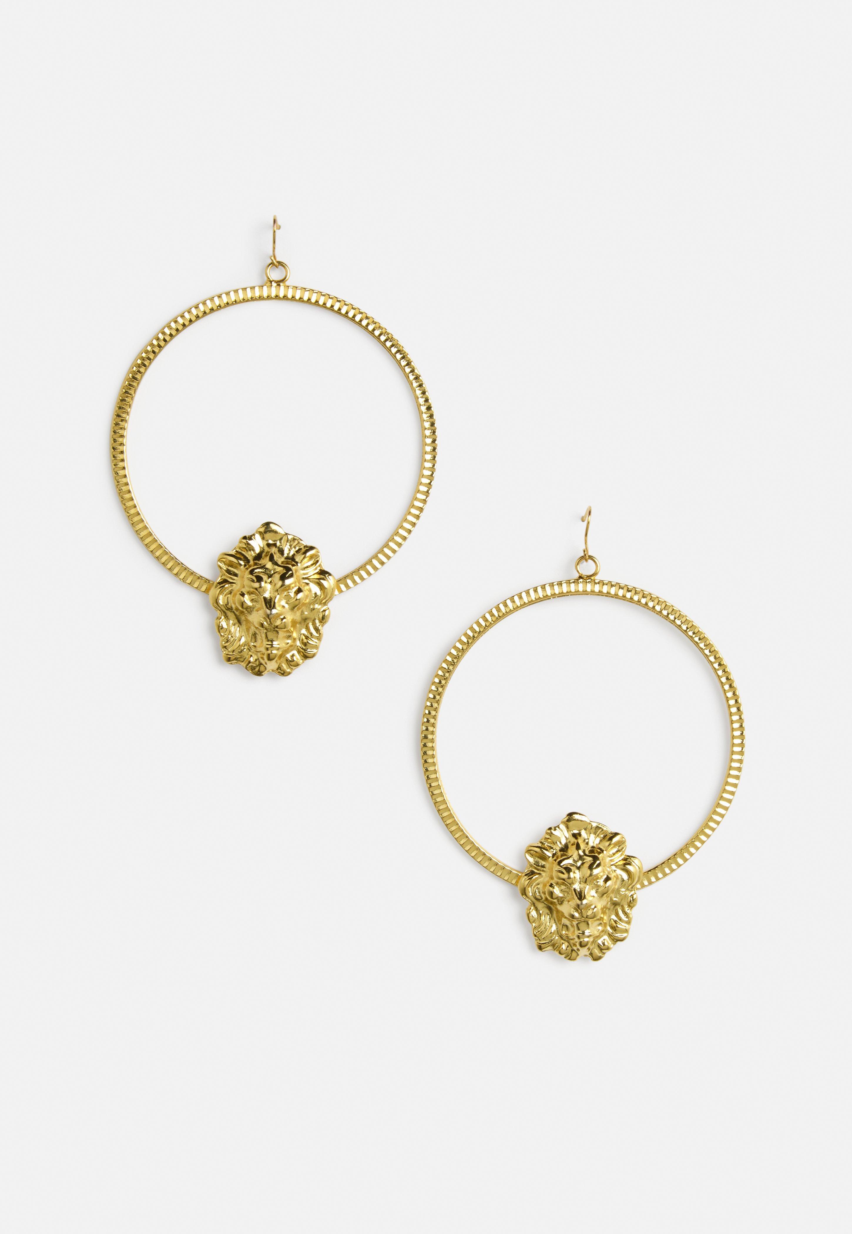 Lyst Missguided Gold Lion Head Hoop Earrings In Metallic Gallery Women S Hoop Earrings Gold