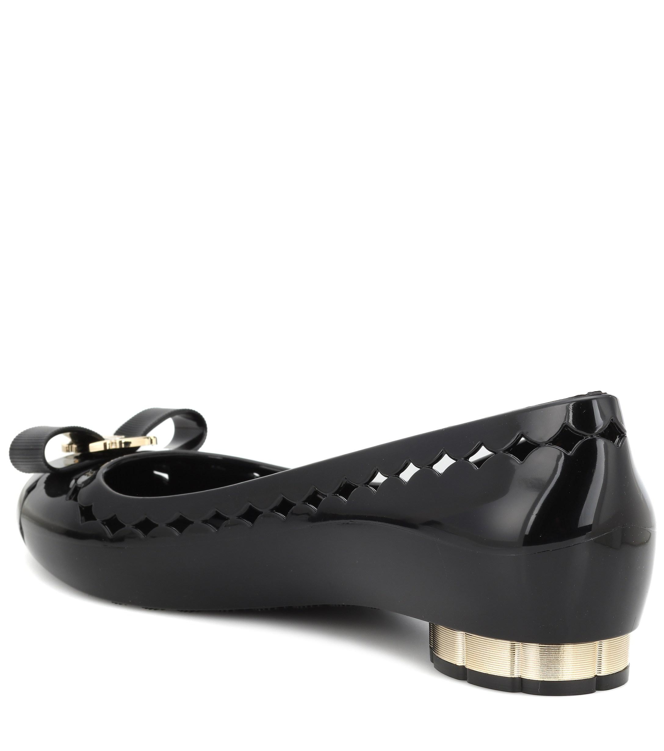 salvatore ferragamo vara bow jelly ballet flats