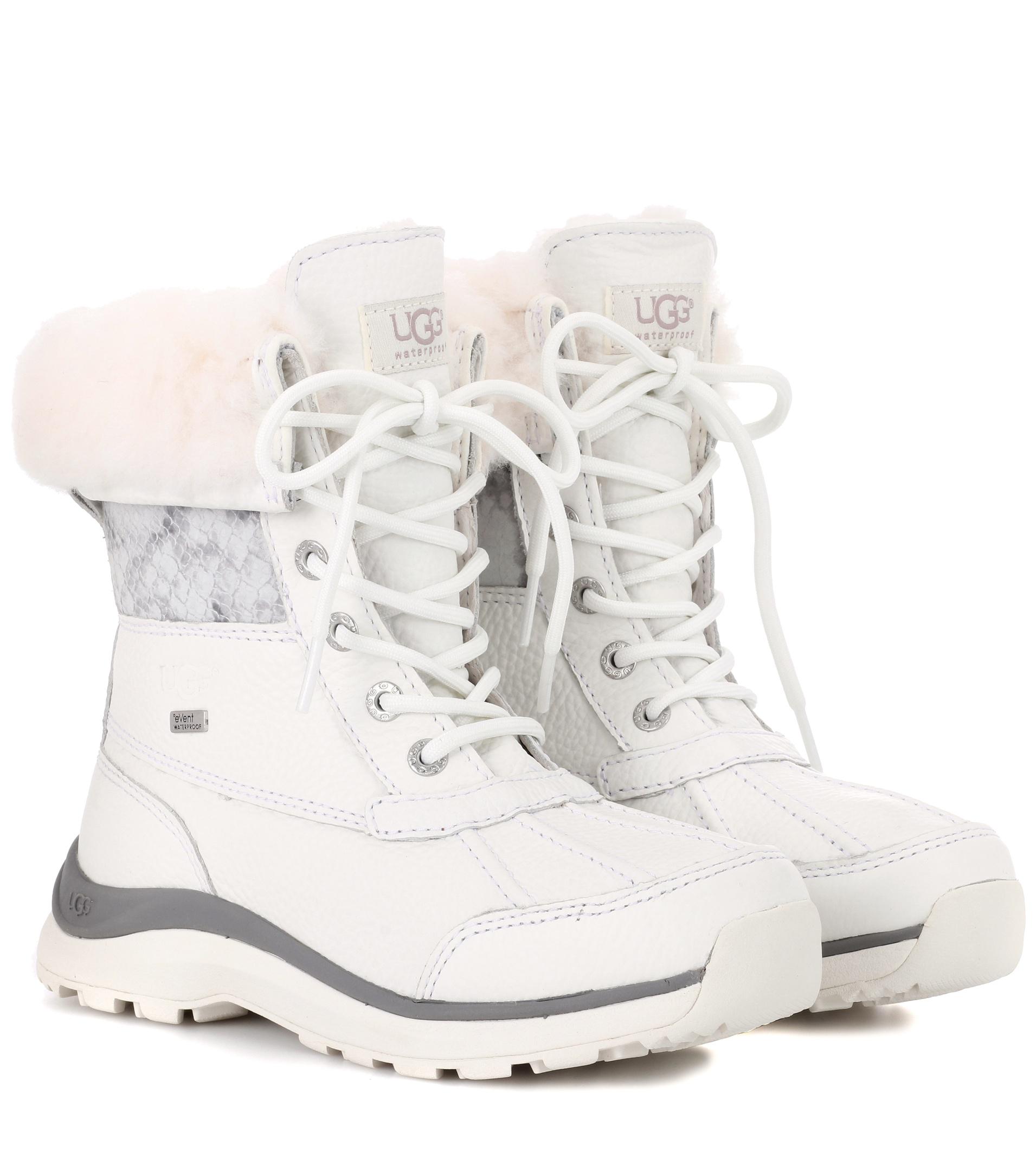 White adirondack 2024 ugg boots