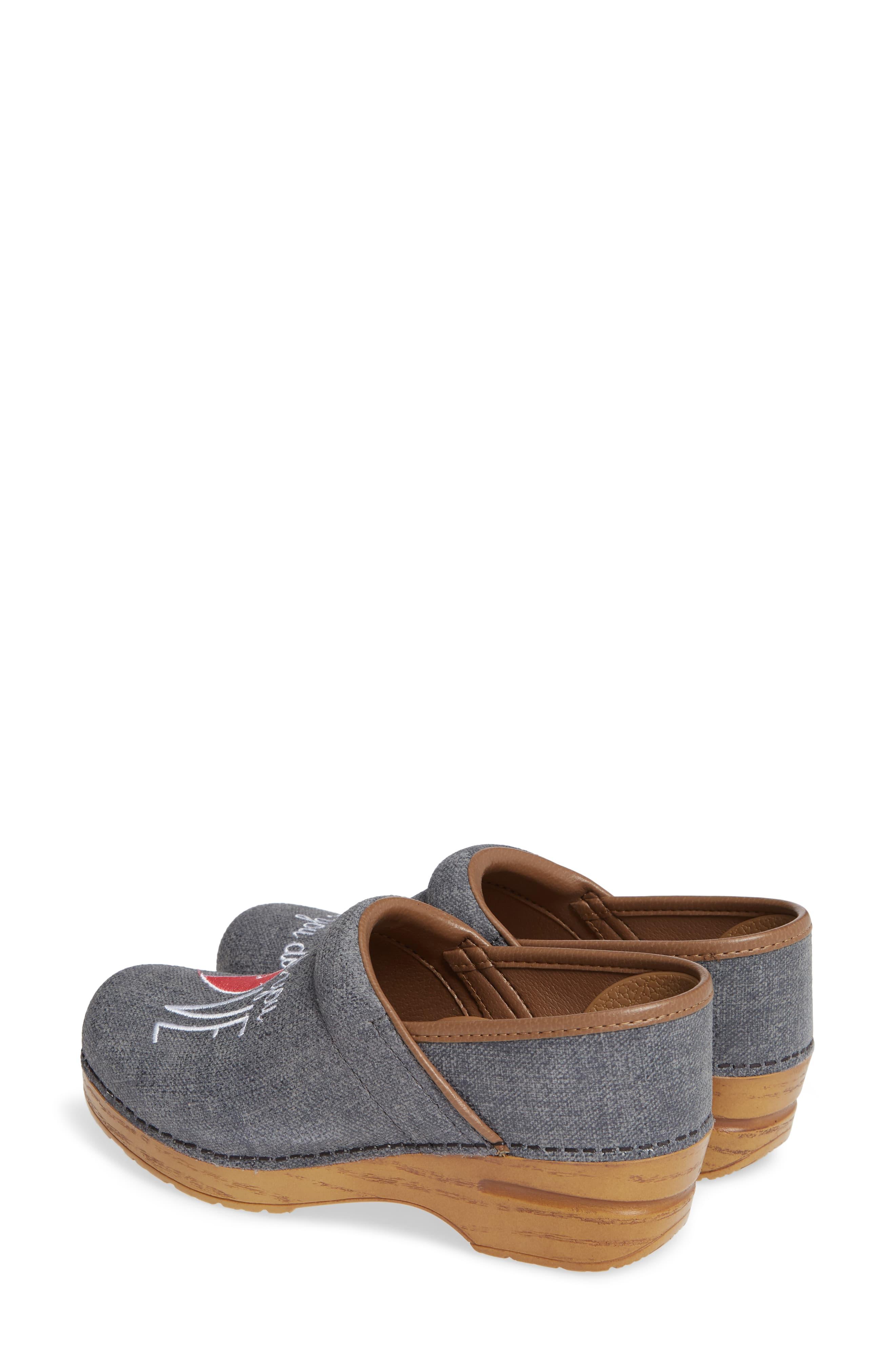 Dansko Canvas Twin Pro Embroidered Clog in Grey (Gray) - Lyst