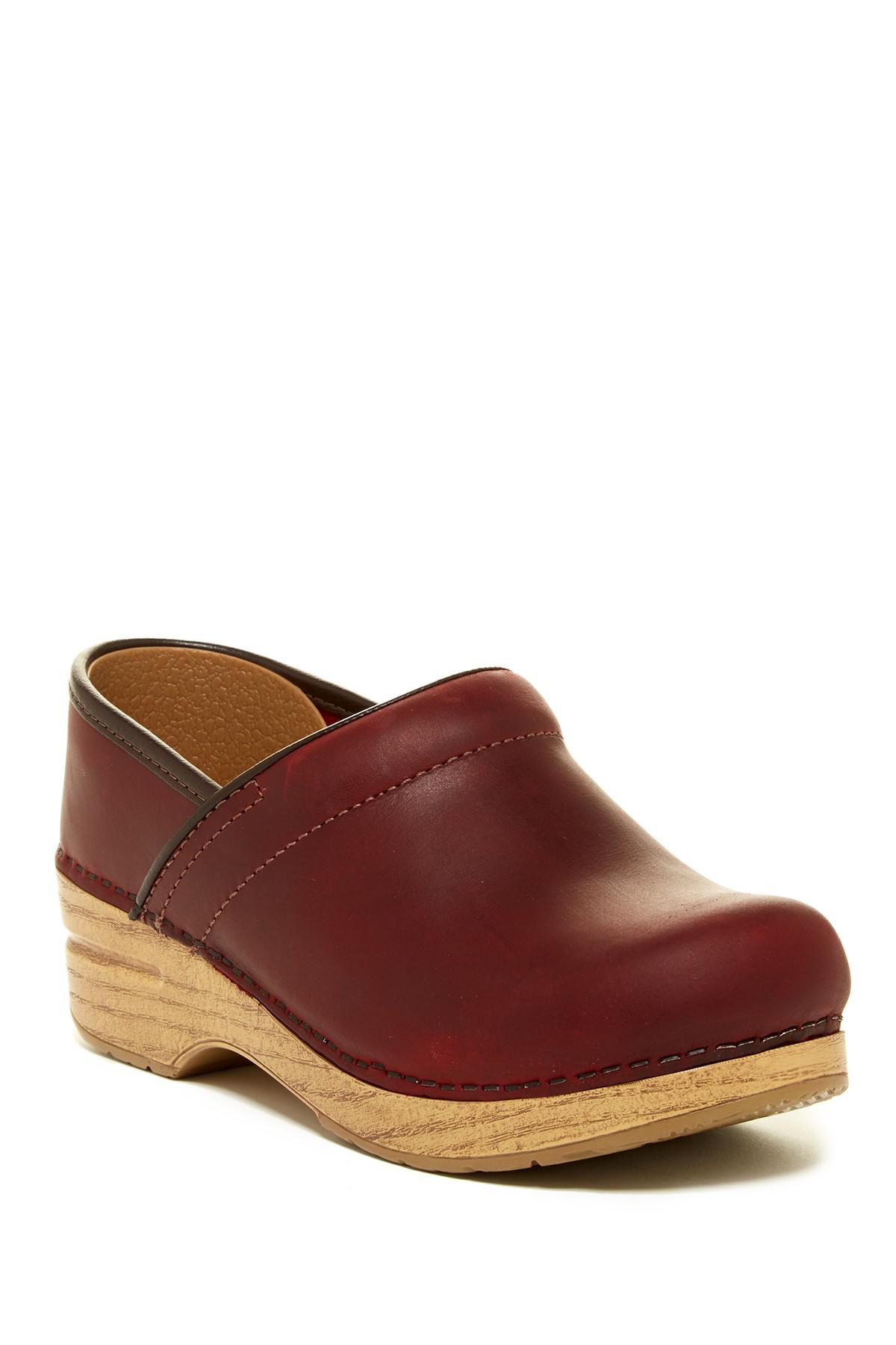 Lyst Dansko Professional Woodgrain Wedge Clog in Red