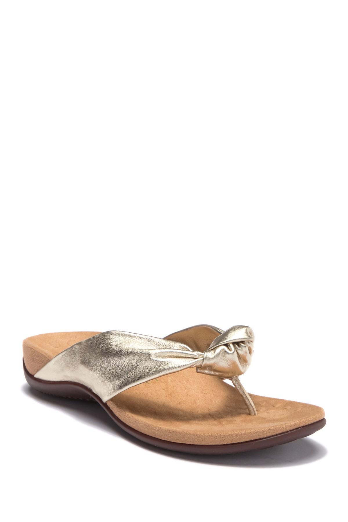 nordstrom rack vionic sandals