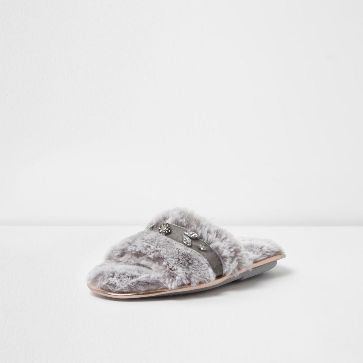 grey river island slippers