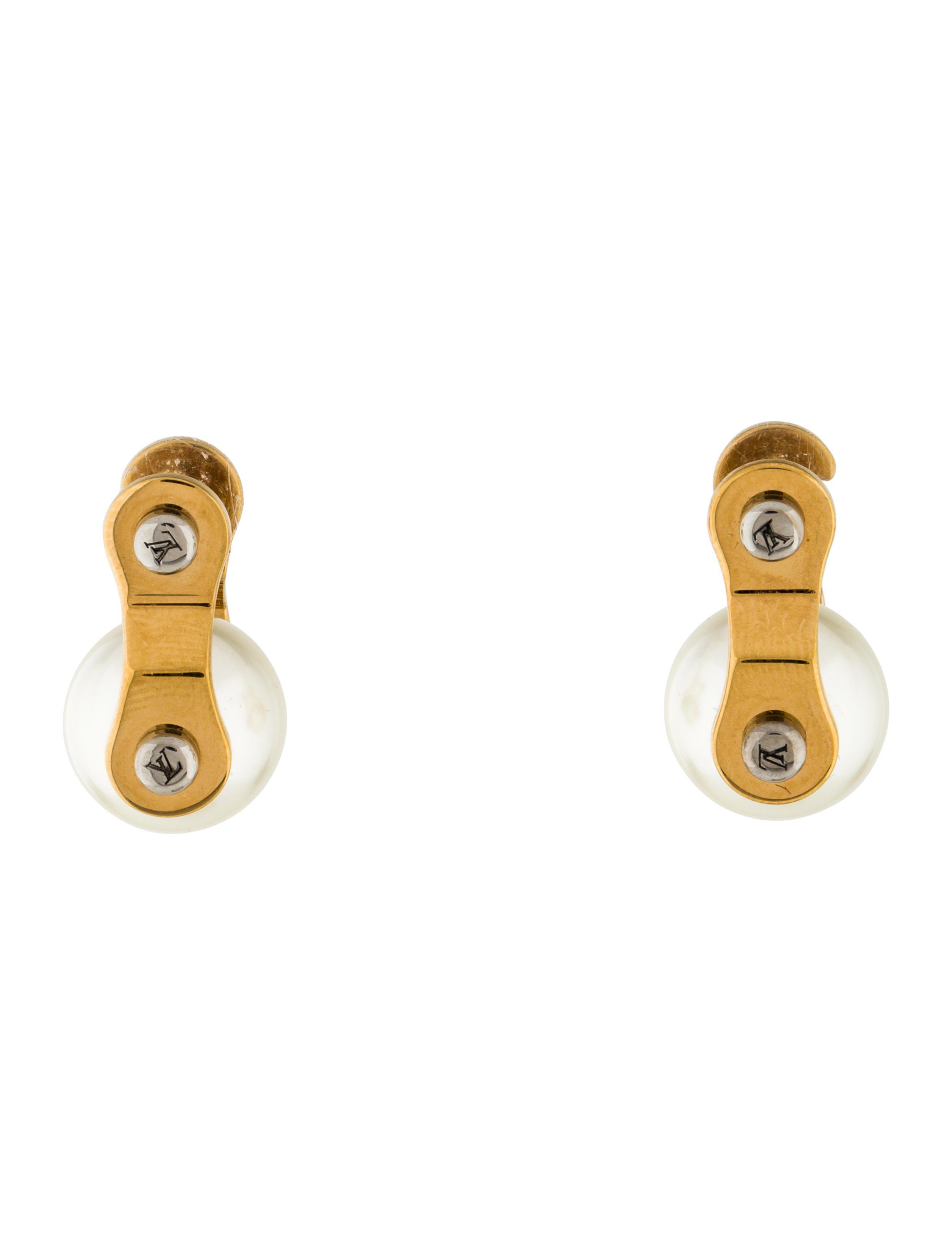 Lyst Louis Vuitton Sdy Faux Pearl Earrings Gold In Metallic Gallery