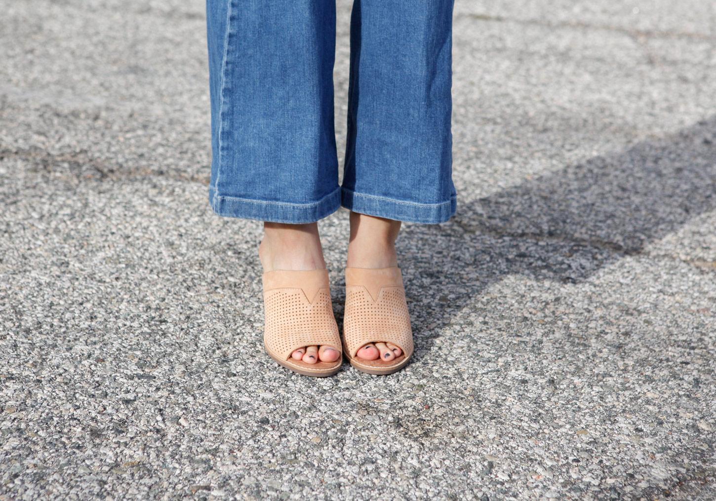 Toms Majorca Perforated Nubuck Peep Toe Stacked Block Heel Mules in Brown | Lyst