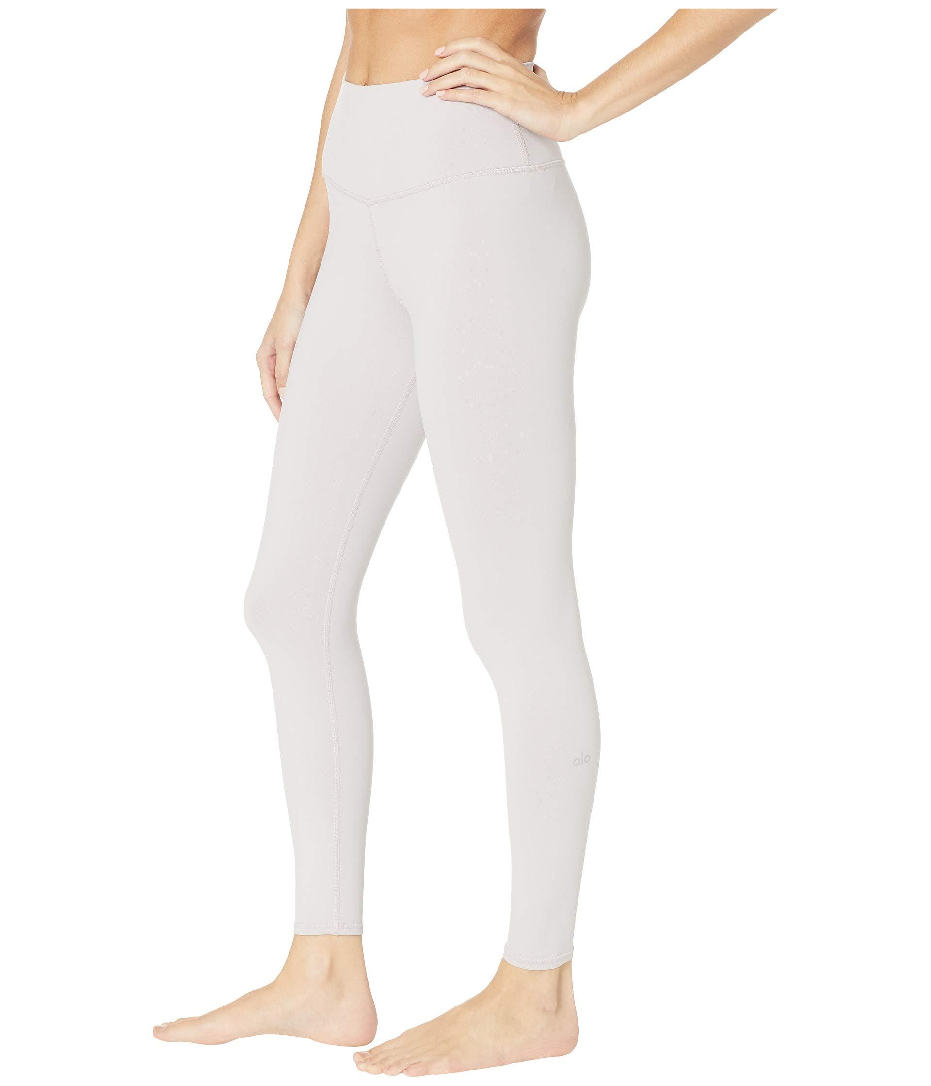 Best White Legging For Cellulite: Alo Yoga 7/8 High-Waist Airbrush Legging, The 7 Best White Leggings For Workouts and Everyday Wear